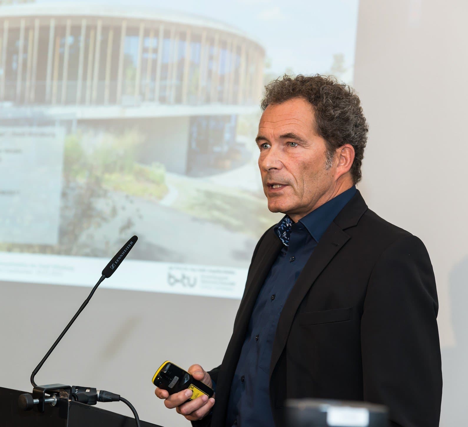 Bild 4_Keep it in the loop_(c)Renate Schildheuer