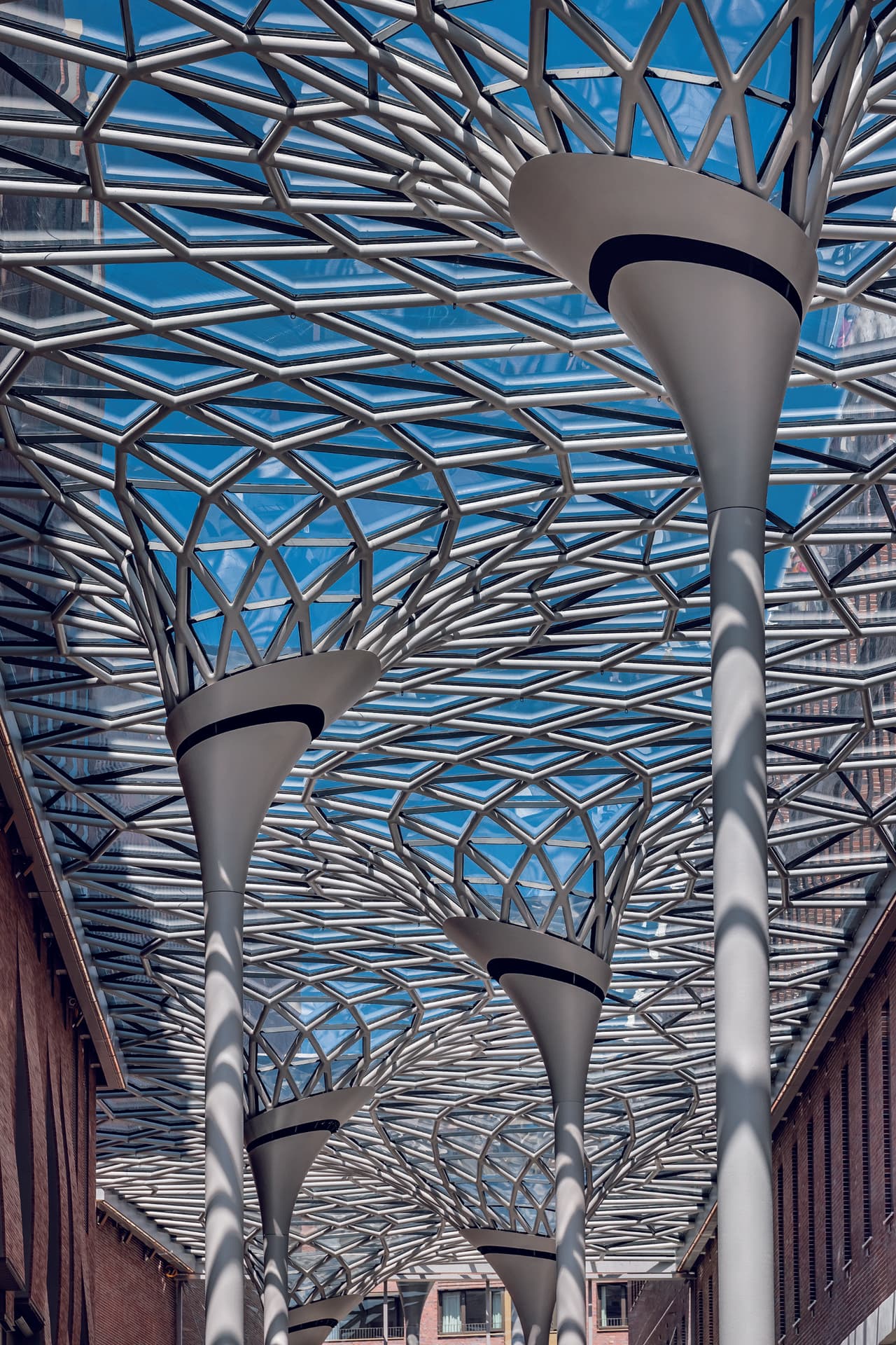 Die Neigung der Trichter variiert je nach Positionierung der Stützen im Gesamtkontext. (© Andreas Keller, Altdorf)