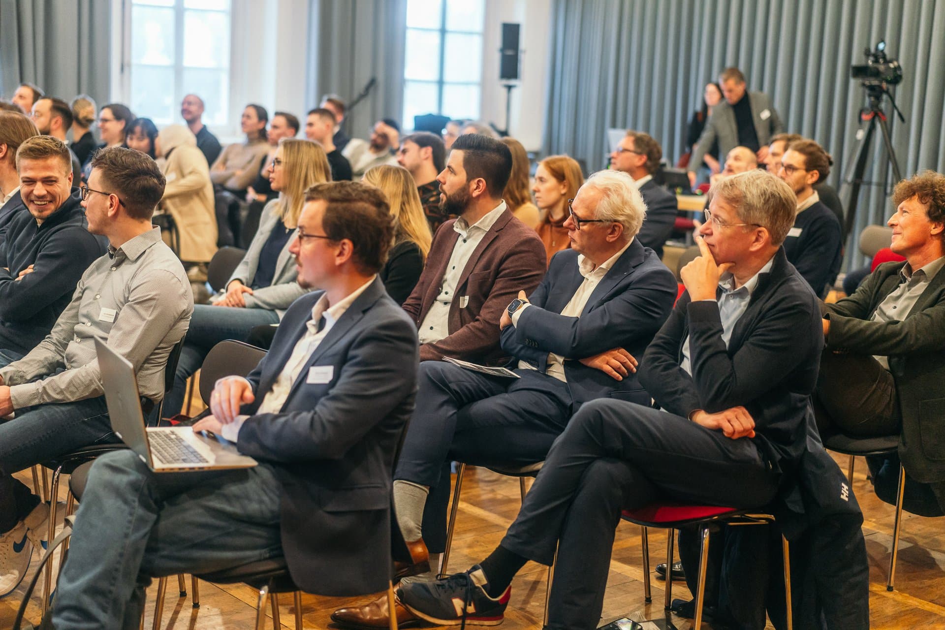 Rückblick: Das 6. Symposium Ingenieurbaukunst – Design for Construction mit dem Thema „Klimagerechte und zuverlässige Infrastrukturen” (#6_IngD4C) fand am 28. November 2024 im Ernst-Reuter-Haus in Berlin statt. Fotocredit: Stefan Hähnel