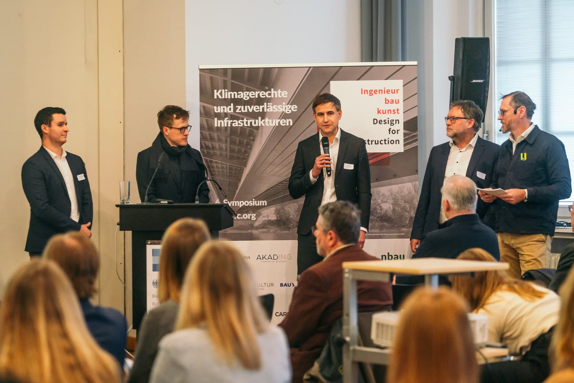 Rückblick: Das 6. Symposium Ingenieurbaukunst – Design for Construction mit dem Thema „Klimagerechte und zuverlässige Infrastrukturen” (#6_IngD4C) fand am 28. November 2024 im Ernst-Reuter-Haus in Berlin statt. Fotocredit: Stefan Hähnel